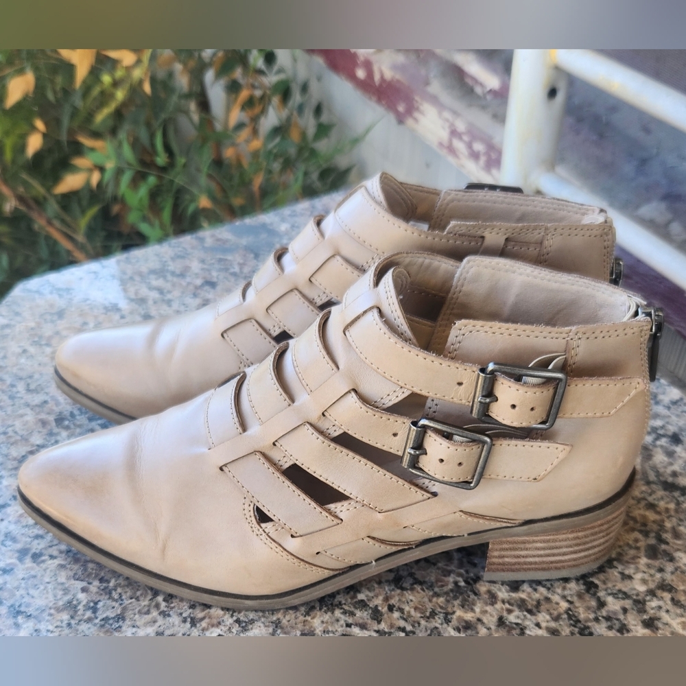Clarks Beige Strappy Ankle Booties Size 7